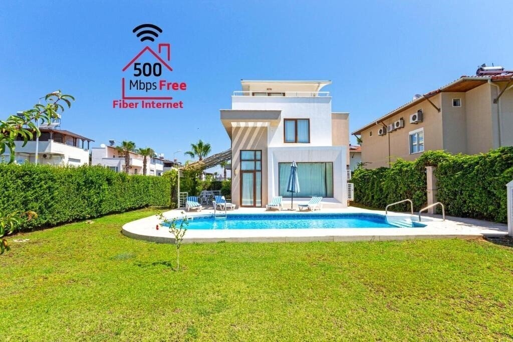 Отель Paradise Town Villa Daisy 3*