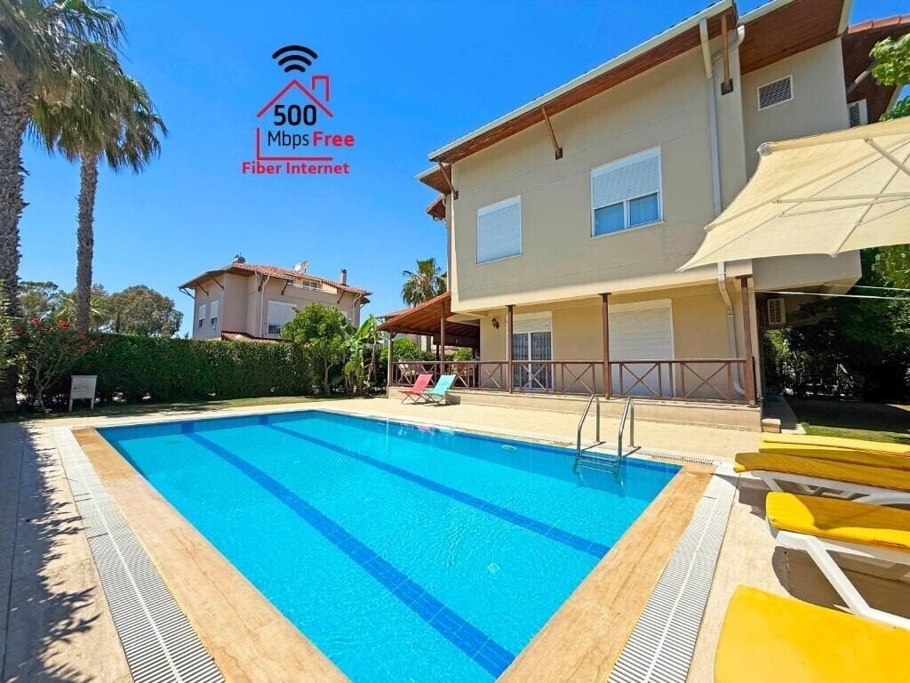 Отель Paradise Town Villa Orchard 3*