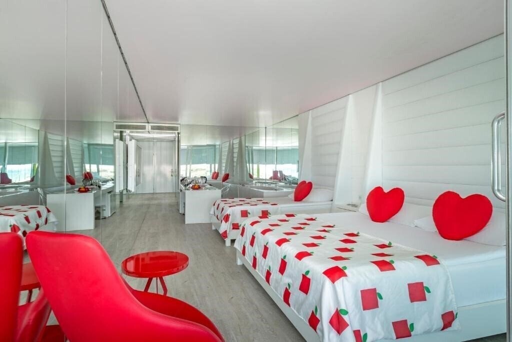 Фотография Adam & Eve Hotel 5*