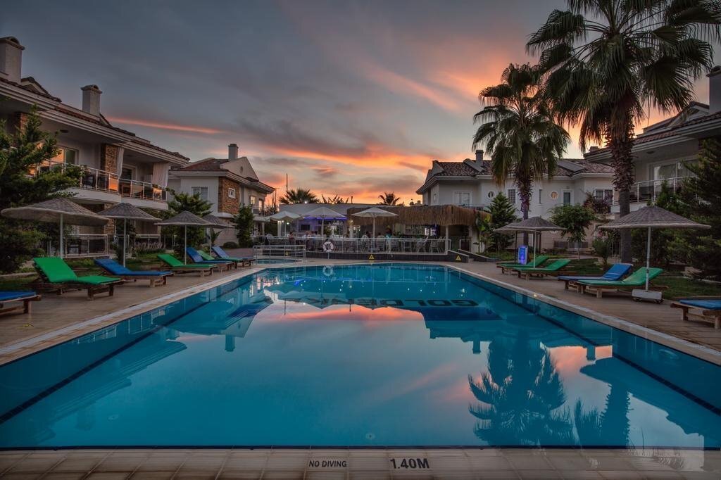 Отель Blue Green Hotel (ex. Poseidon Suites) 3*