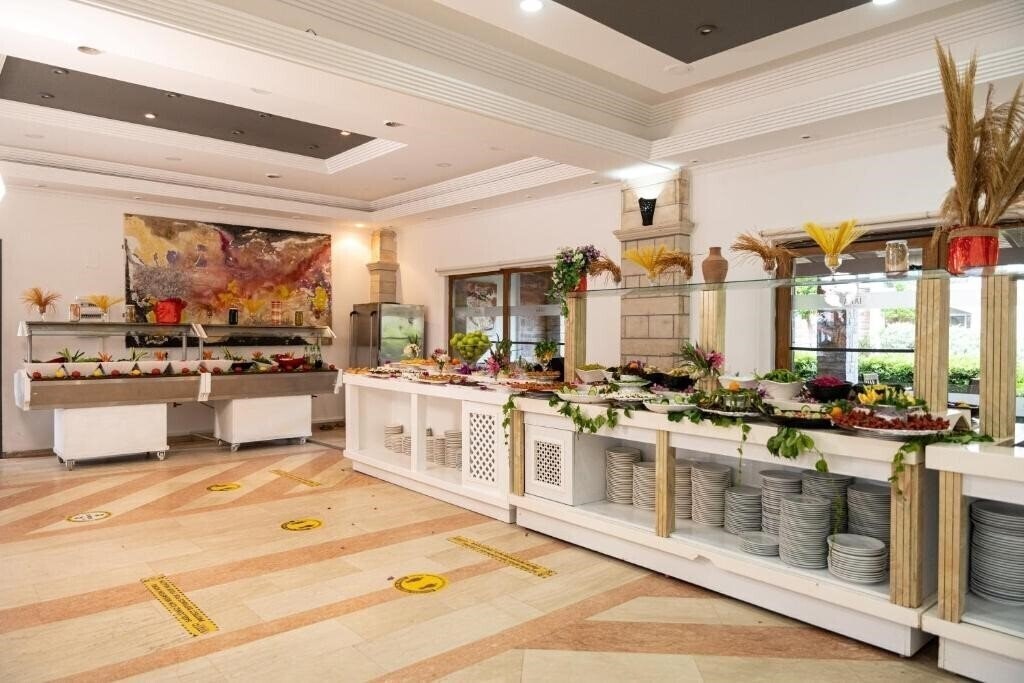 Картинка Tiana Beach Hotel (ex. Serene Beach Resort, Rana Beach) 3*