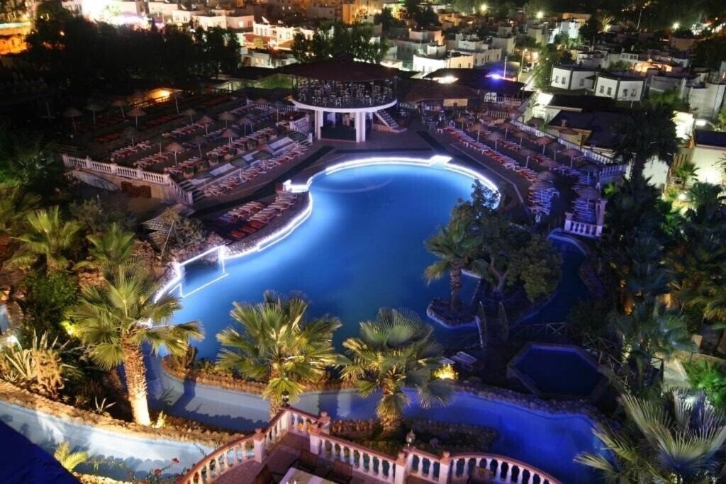 Отель Phoenix Sun Hotel 4*