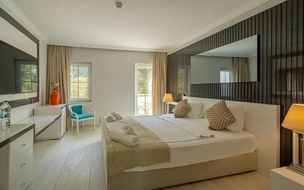 Изображение Bodrum Golden Beach Hotel (ex. Golden Beach Bodrum by Jura, Golden Beach Resort & SPA, Golden Beach ) 4*