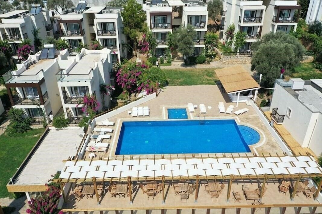Отель Mi Casa Beach Hotel  Boutique 4*