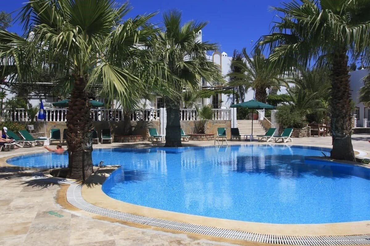 Отель La Rosa 3*