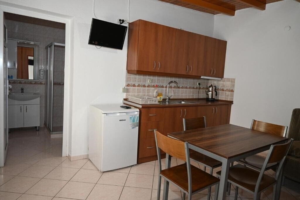 Отель Melis Pansiyon Bodrum 4*