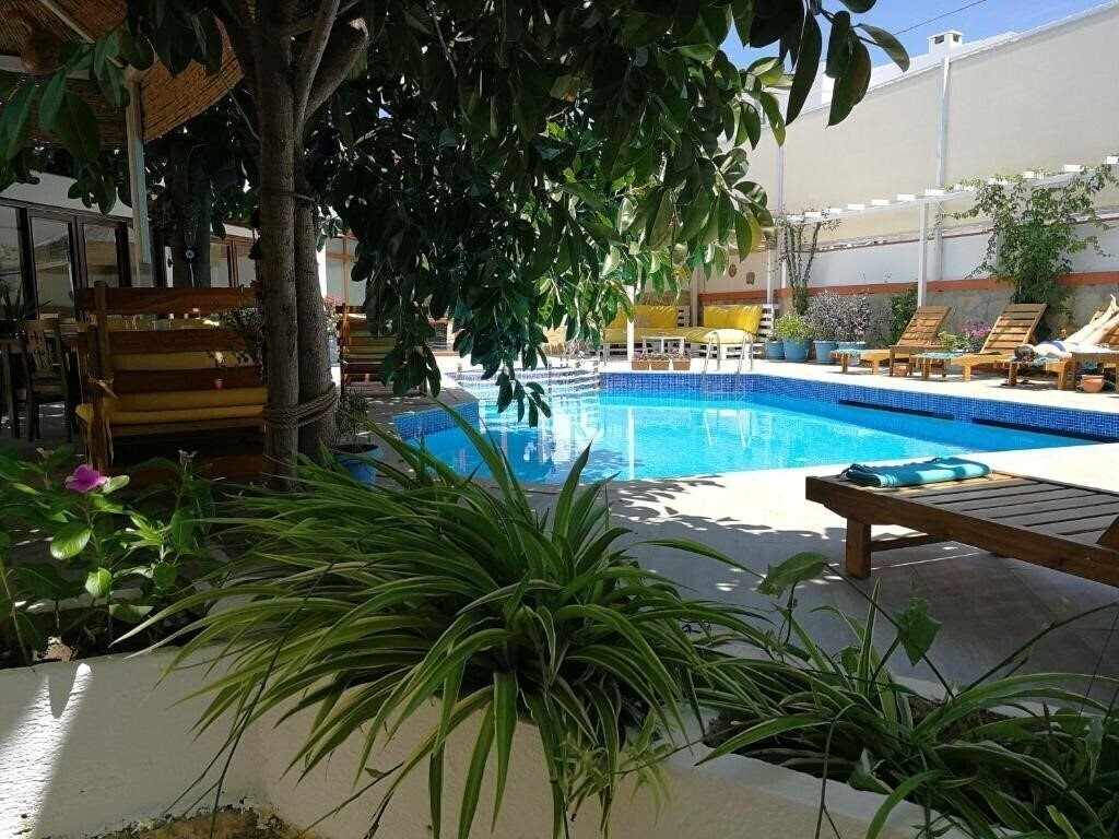 Отель Oya Boutique Hotel & Suites 3*