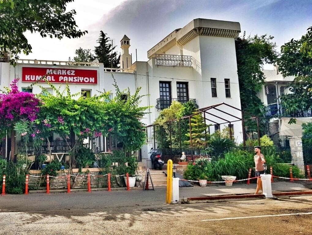 Отель Merkez Kumsal Pansiyon (ex. Bodrum Kumsal Pansiyon) 2*