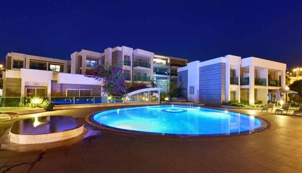 Отель Royal Palm Residence 4*