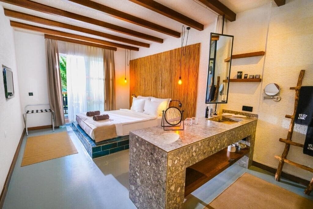 Фотография Very Chic Bodrum (ex. Very Chic Hotel, Magnific Hotel, Otium Senses Very Chic Hotel, Marvida Senses Very Chic, The Magnific) 5*