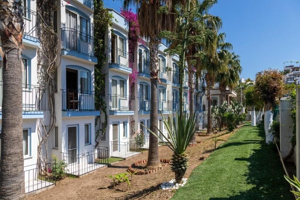 Отель Smart Stay Beach Bodrum 4*