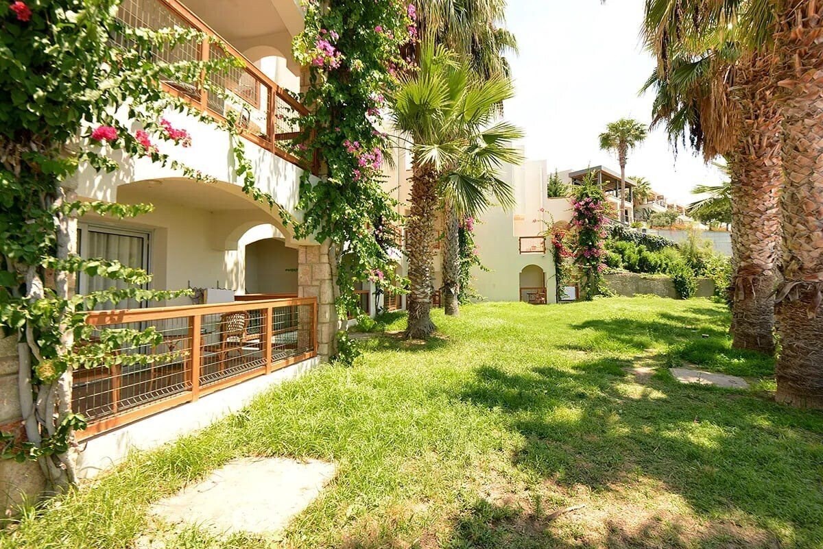 Фотография Jura Hotels Bodrum (ex. Middle Town Bodrum Beach Hotel, Prado Bodrum, Palmet Pharus Bodrum, Lighthouse Beach Hotel) 4*