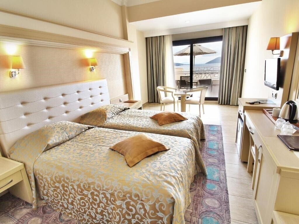 Фото Azka Hotel 5*