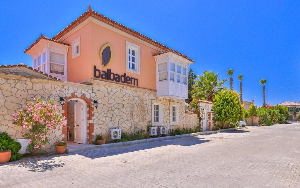 Отель Alacati Balbadem Hotel 3*