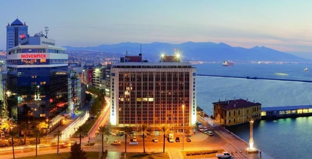 Отель Movenpick Hotel Izmir 5*