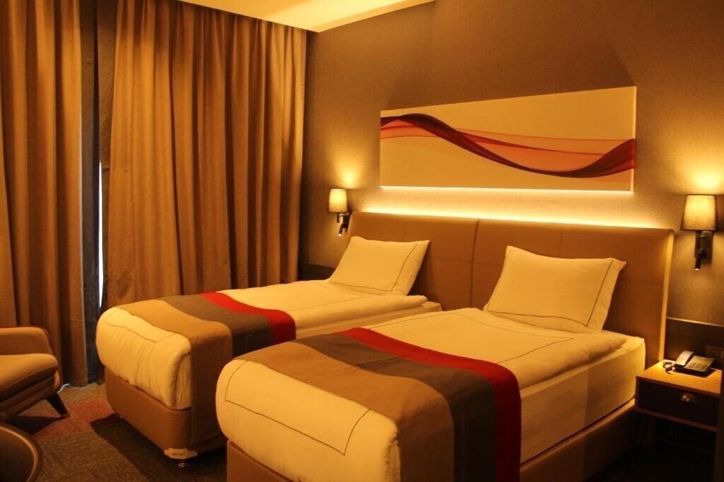 Изображение Ramada By Wyndham Tire 3*