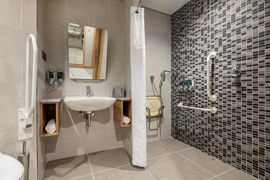 Фотография Hampton By Hilton Izmir Aliaga 3*