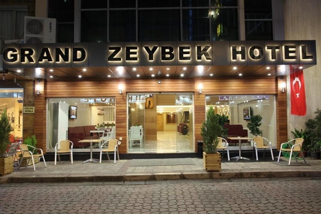 Отель Grand Zeybek Hotel 3*