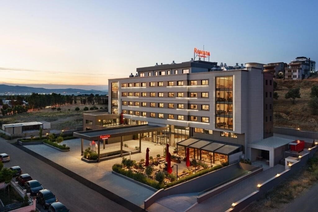 Отель Ramada By Wyndham Izmir Aliaga 4*
