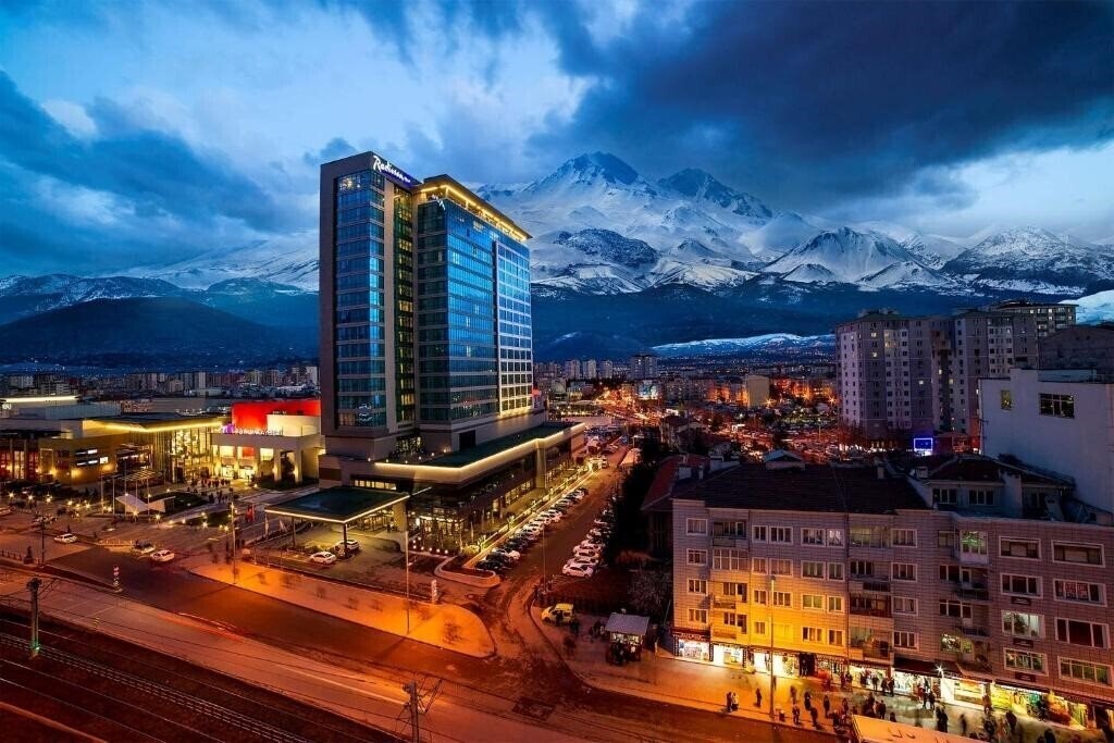 Отель Radisson Blu Hotel Kayseri 5*