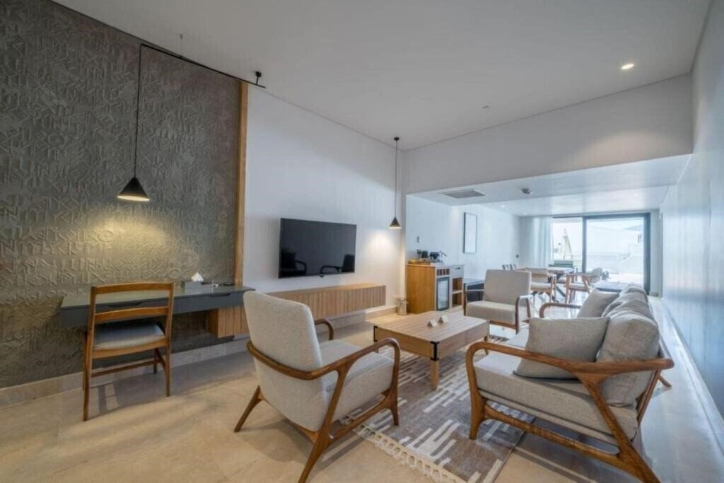 Фотография Lures Hotel 4*