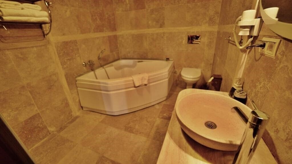 Фото Dedeli Konak Cave Hotel 2*