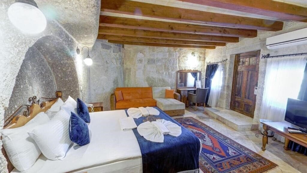 Фотография Elegance Cave Suites 4*