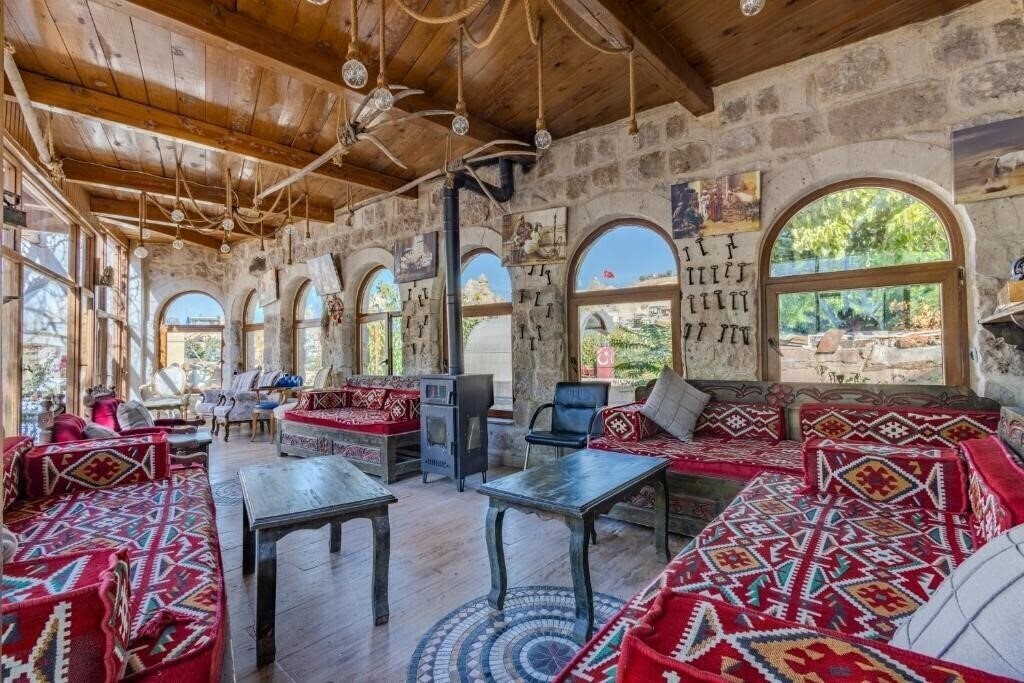 Отель Kayatas Hotel 2*