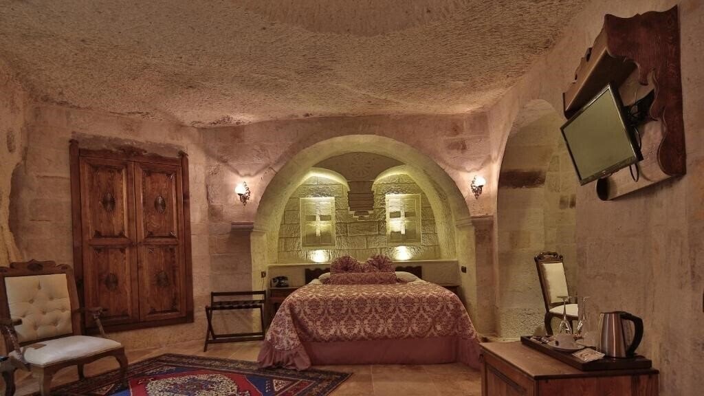 Отель Phocas Cave Suites 3*
