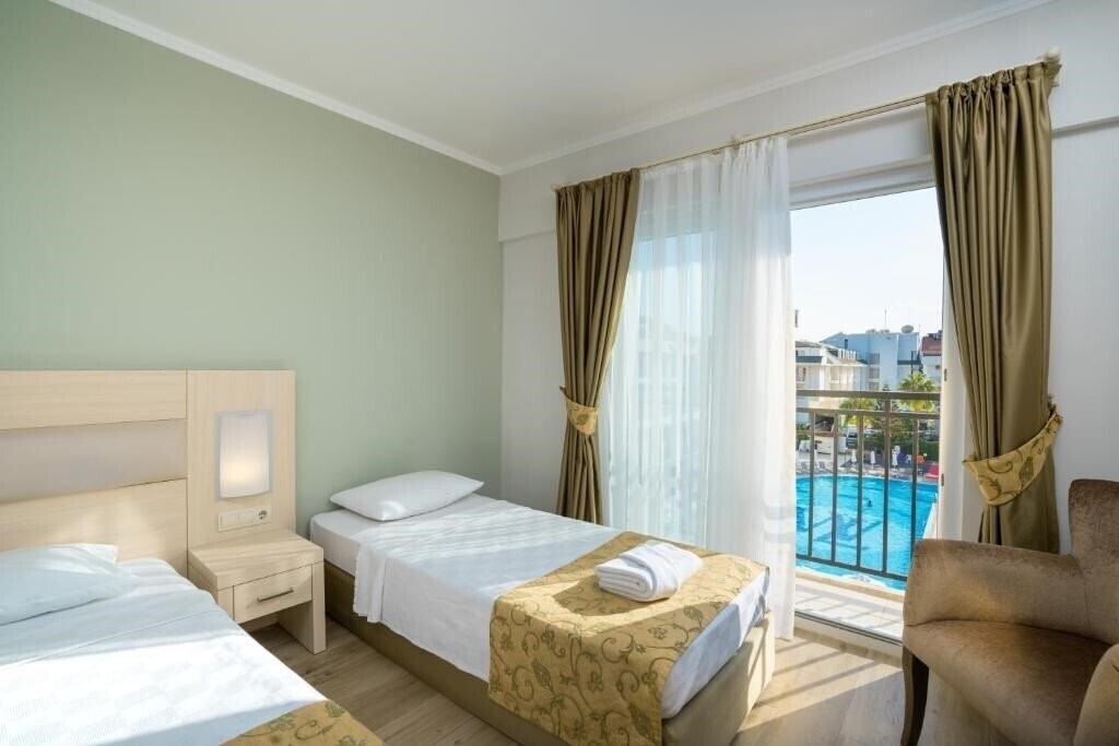 Фото White Lilyum Hotel 5*