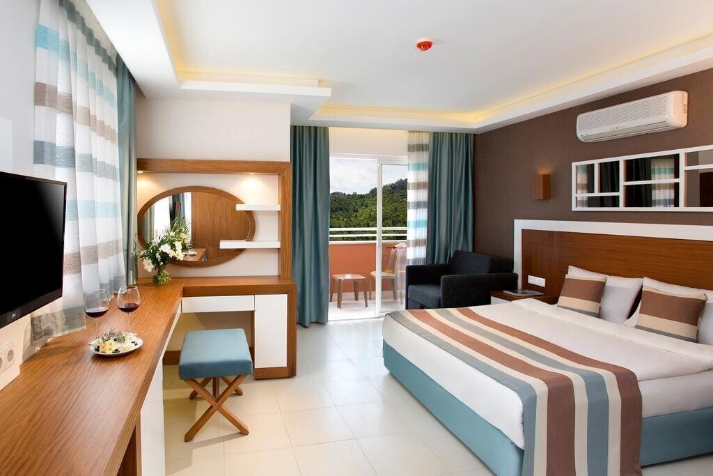Изображение Lavia Hotels Kemer (ex. Maya World Moonlight, Iko Garden Resort) 4*