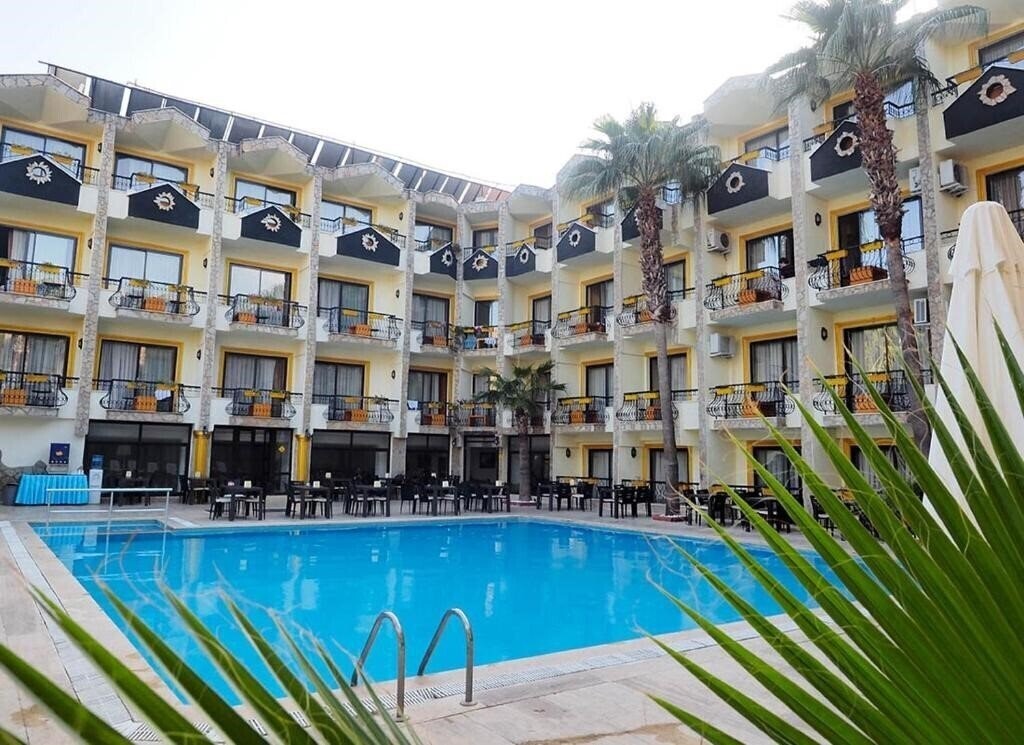 Отель Club Herakles 3*