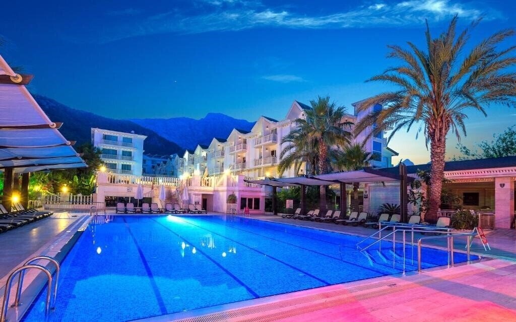 Фотография Onkel Resort (ex. Ramada Resort Kemer) 4*