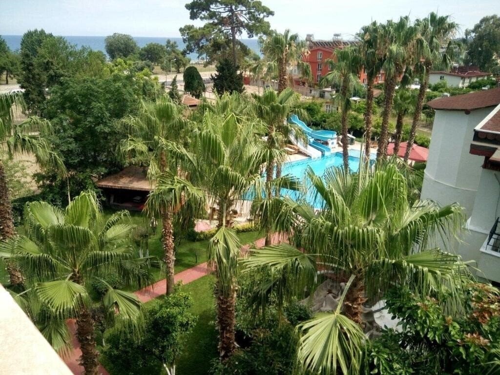 Отель Belpoint Beach Hotel 4*