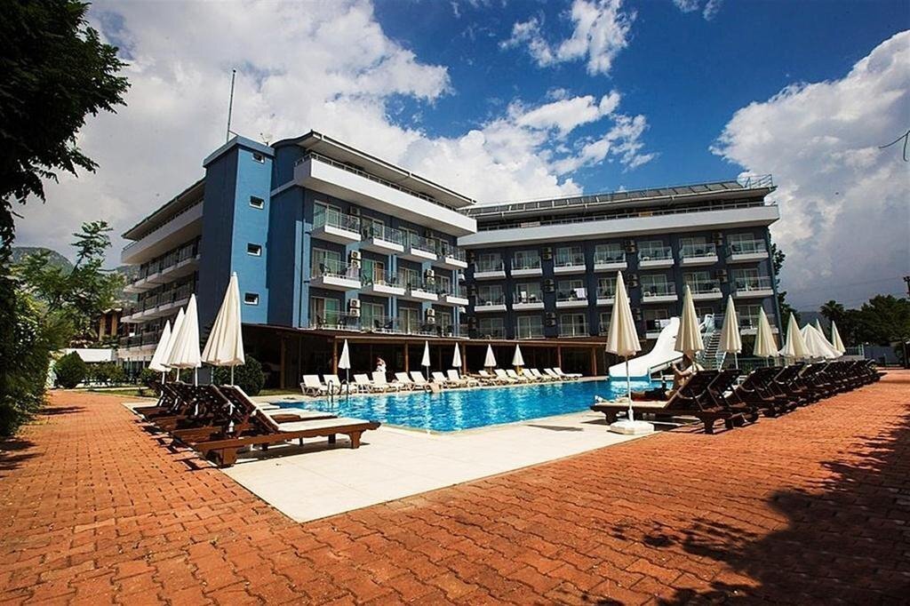Отель Monna Roza Beach Resort 4*