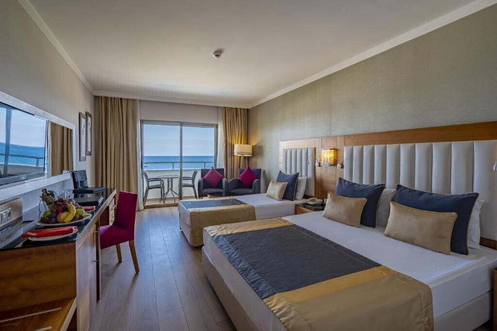 Отель Sunland Resort Hotel Kemer 5*