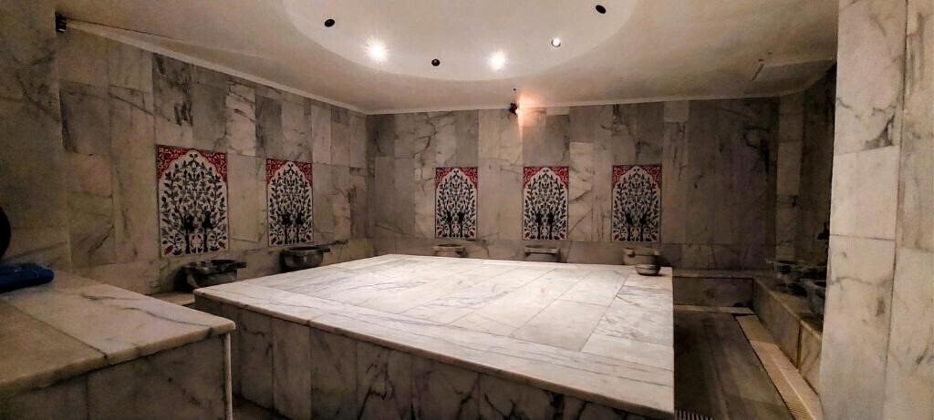 Фото UK Hotel Kiris (ex. Everytime Hotels Kiris) 4*