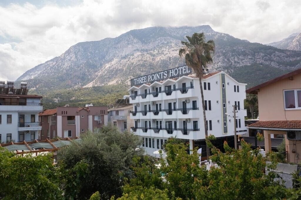 Отель Three Points Hotel 3*