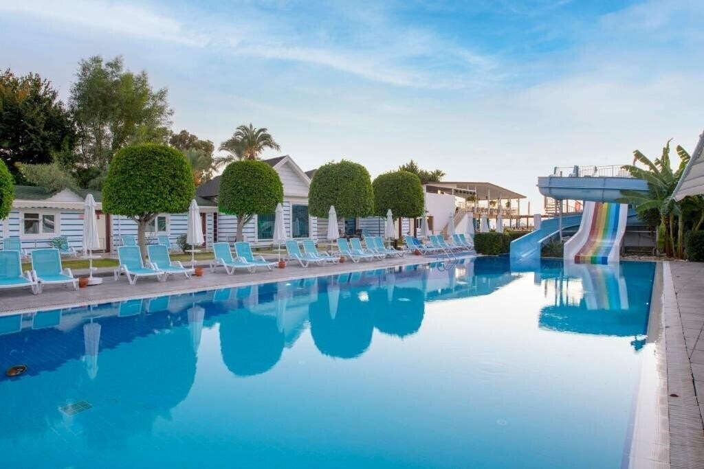 Отель Armas Beach 5*