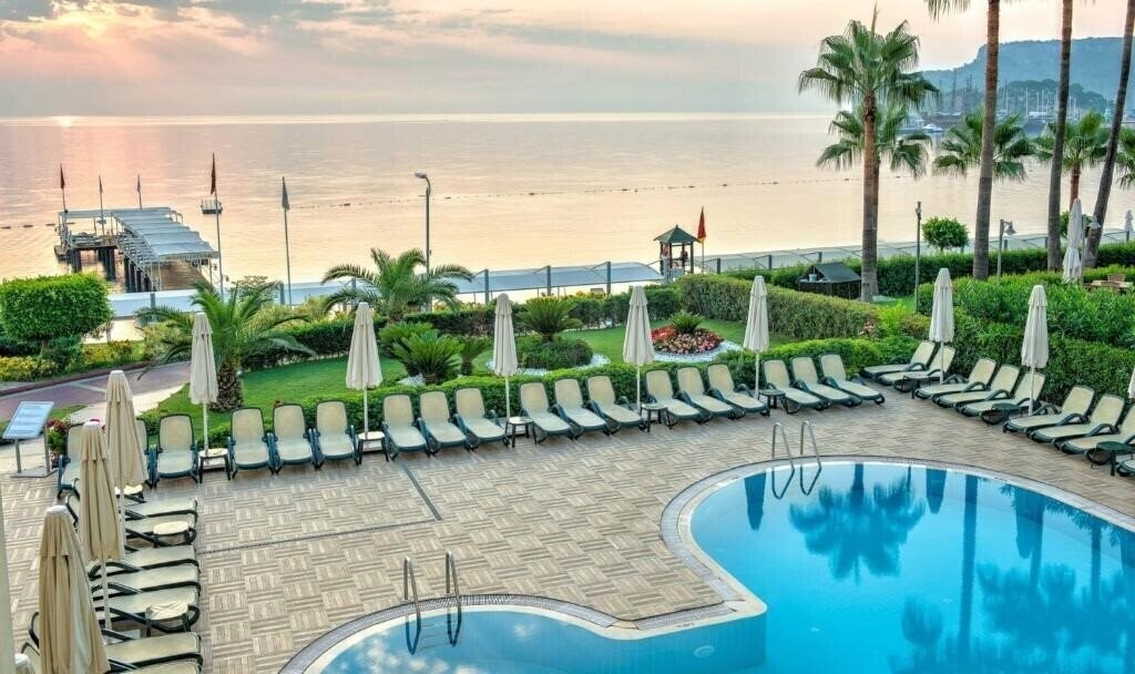 Изображение Golden Lotus Hotel 4*