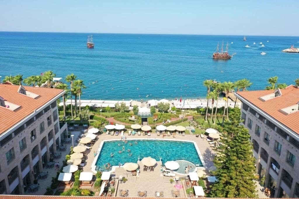 Фото Fame Residence Kemer & SPA (ex. Fame Residence Kemer) 5*