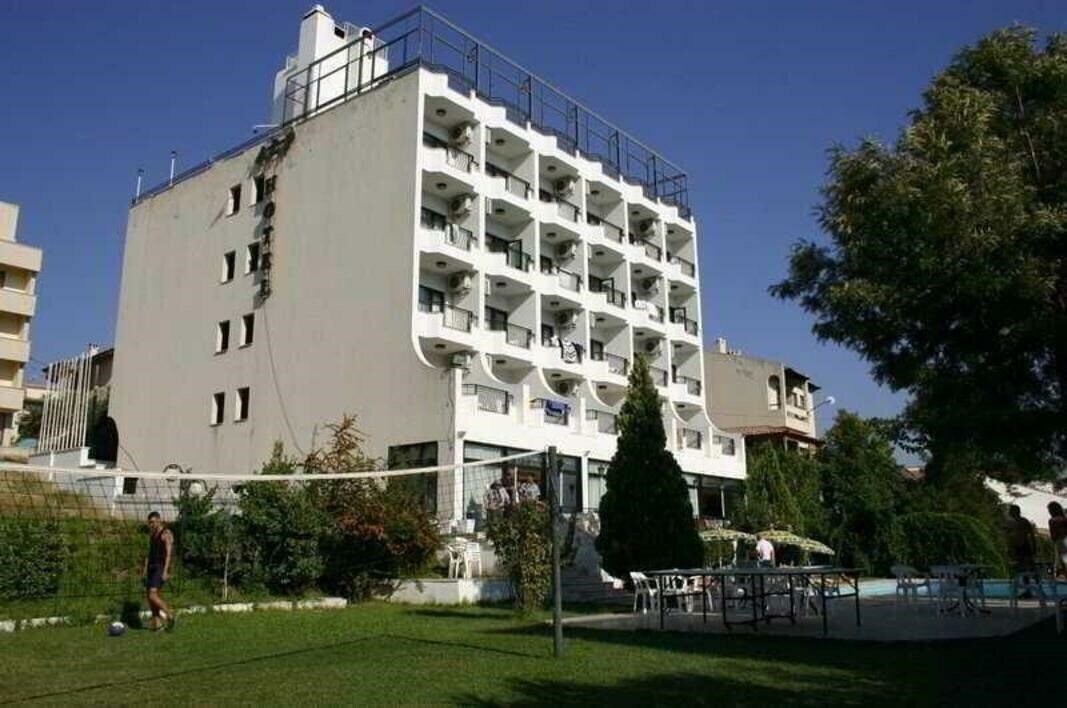 Отель Alp Hotel 2*