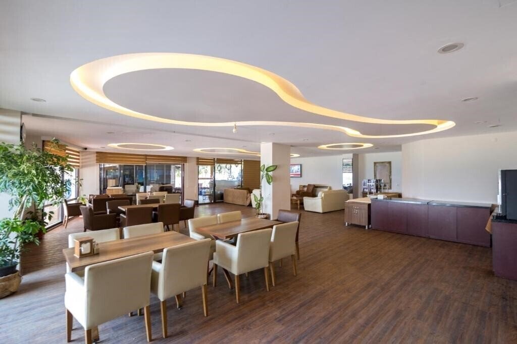 Картинка Sunday Beach Hotel 3*