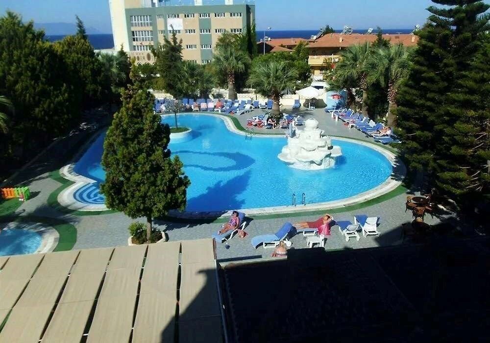 Фото Tropicana Garden Hotel 3*