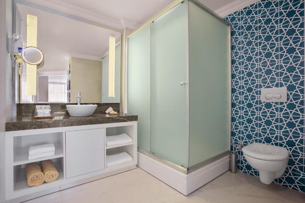 Отель Paloma Marina Suites 4*