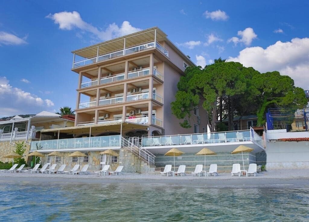 Отель Melis Hotel 3*