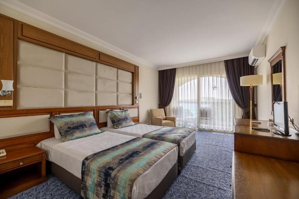 Отель Scala Nuova Beach Hotel 4*