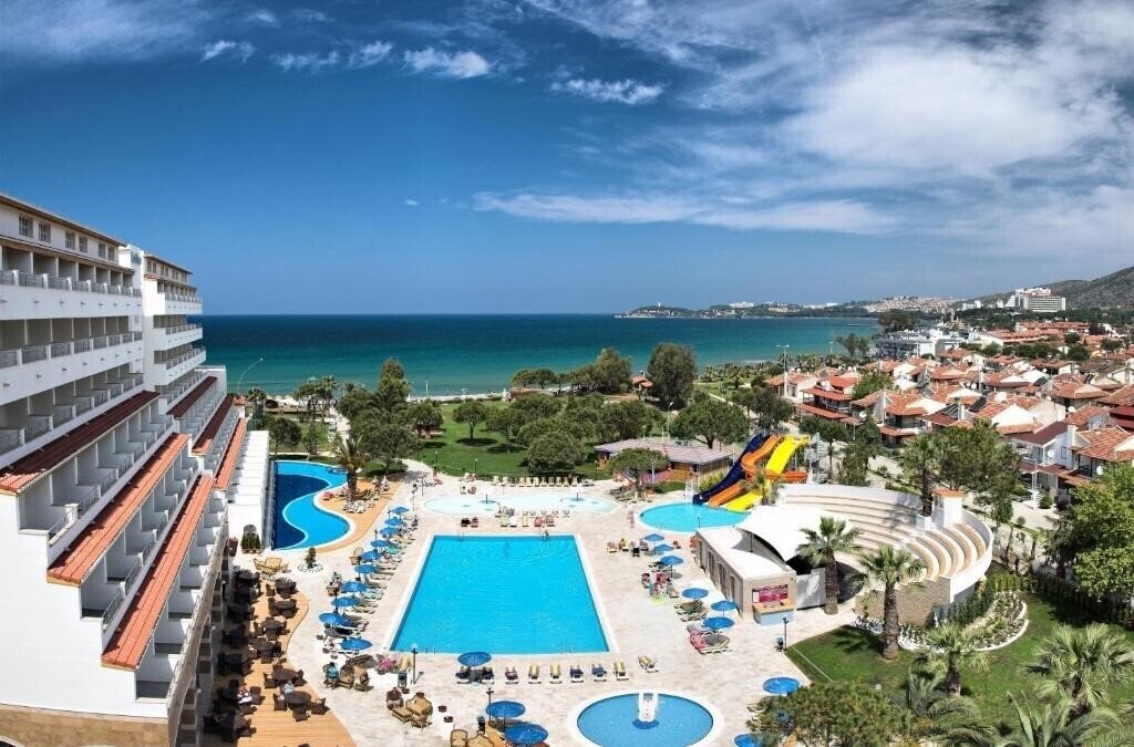 Отель Batihan Beach Resort & SPA 4*