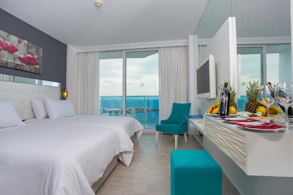 Фото Le Bleu Hotel & Spa (ex. Noa Hotels Kusadasi) 5*