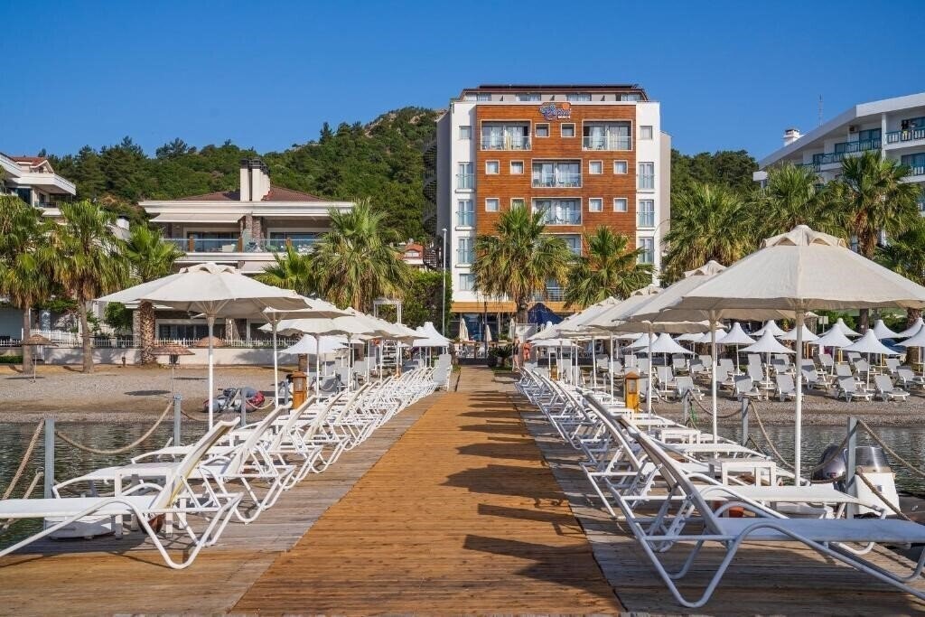 Отель Cettia Beach Resort 4*